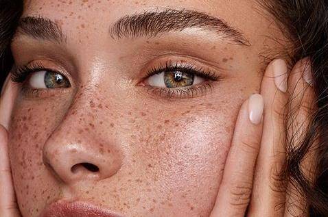 Formation maquillage permanent tâches de rousseur à Marseille 